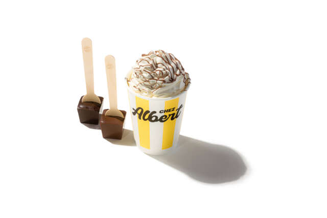 CHEZALBERT HOTDRINKS Hot Chocolate Whipped Cream Dark Milk BIG